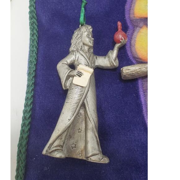 VTG Hallmark Harry Potter Ornaments and Hogwarts Crest Ornament Display Banner - Picture 6 of 11